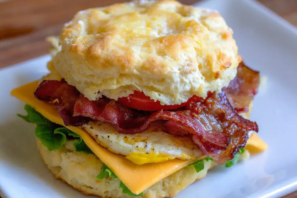 english-muffin-with-egg