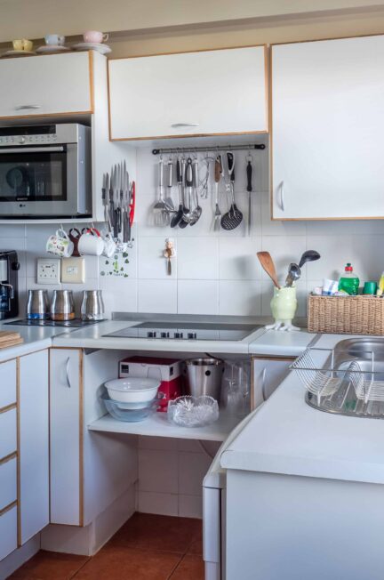How to Display Small Kitchen Appliances: Organizing and Showcasing Your Kitchen Essentials